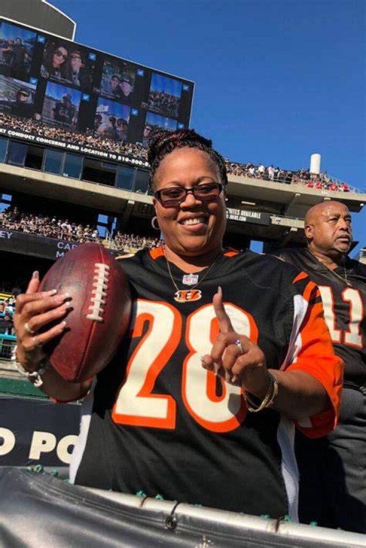 Joe Mixon Mother: Bio, Family & More [2023 Update]