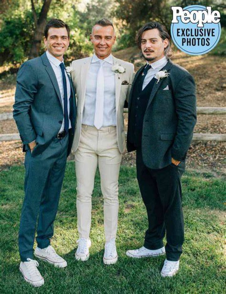 Joey Lawrence Wife, Brothers, Family, Height, Net Worth, Is He Gay?