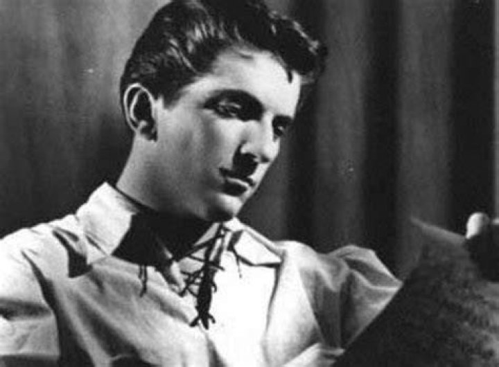 Jonathan Frid Alchetron, The Free Social Encyclopedia