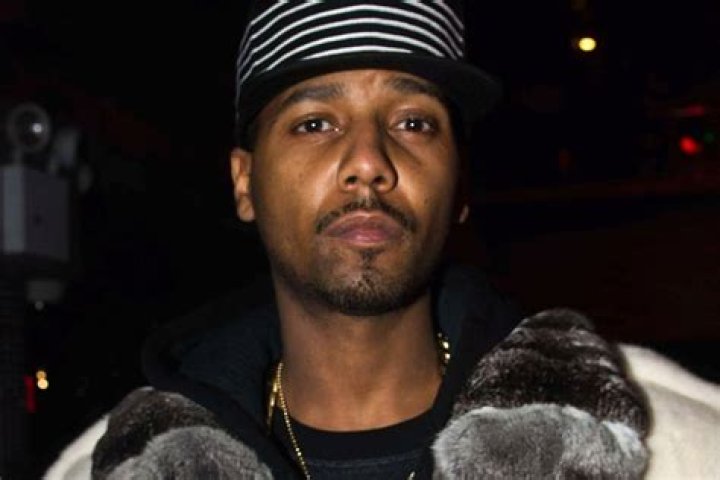 Juelz Santana will remain in jail after fleeing Newark Airport