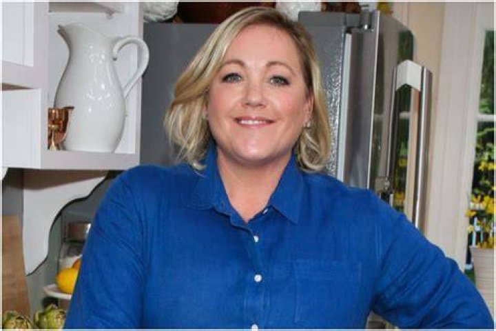 Julia Collin Davison Bio, Age, Height, Married, Net Worth