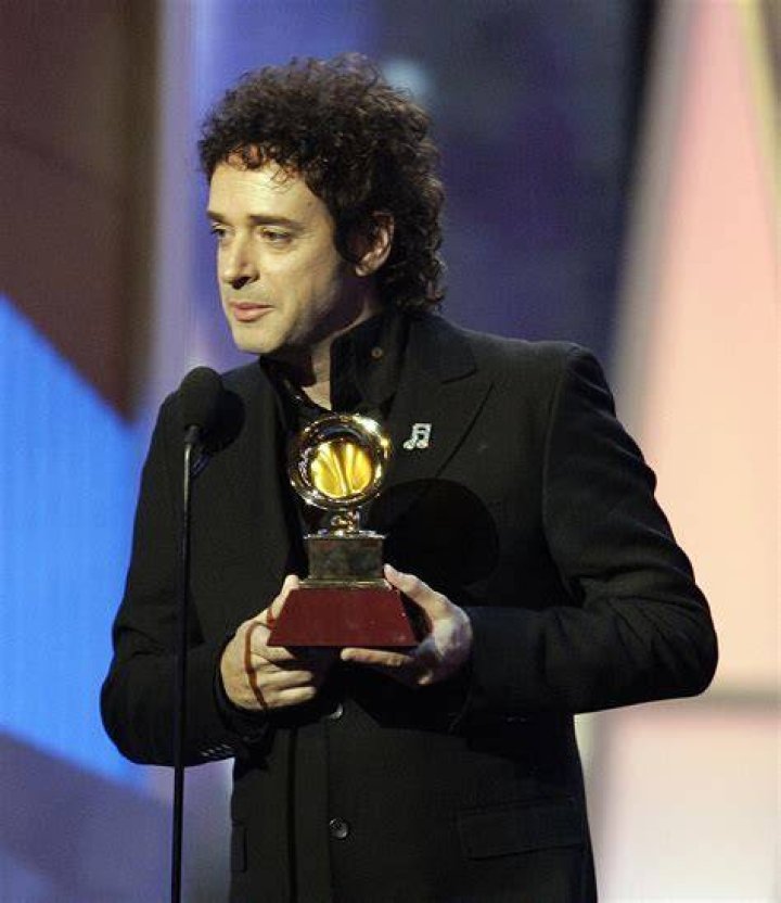 Juli&aacute;n Cerati Height Age Weight Wiki & Bio