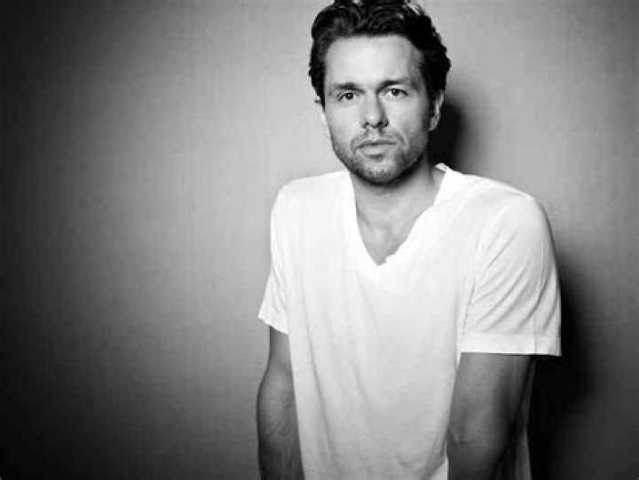 Julian Ovenden - Bio, Age, Net Worth, Height, Married, Nationality, Body Measurement, Career