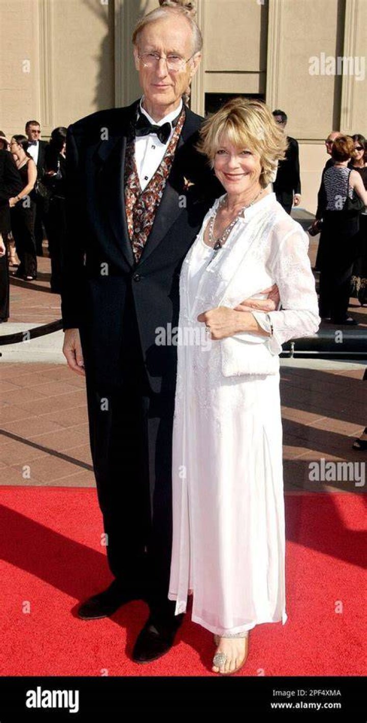 Julie Cobb Height | JBlogX