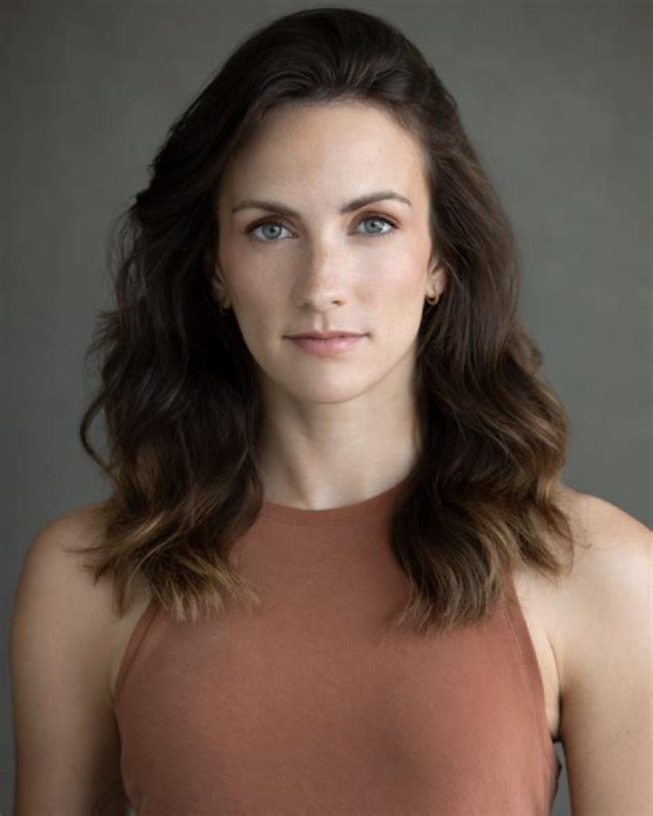 Julie Nolke Pregnant At 32 With Husband Samuel D Larson