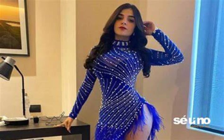 Karely Ruiz, modelo en Onlyfans, se re&uacute;ne con fan a quien le regal&oacute; una
