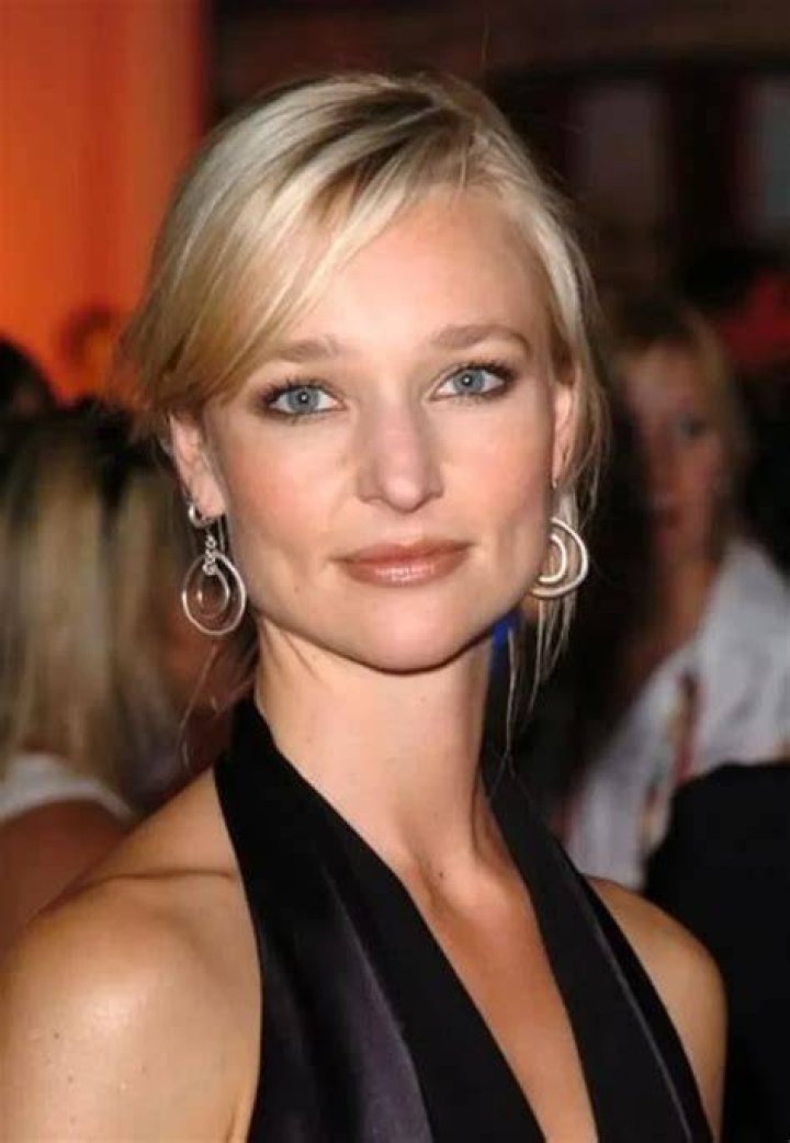 Kari Matchett Biography, Height & Life Story Super Stars Bio