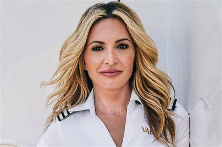 Kate Chastain Leaves Below Deck Season 8 Spoilers The Daily Dish