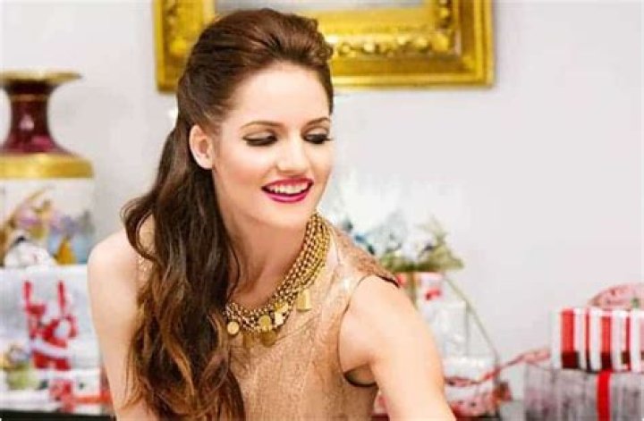 Kate Stoltz bio: net worth, age, height, boyfriend, clothes and Breaking Amish