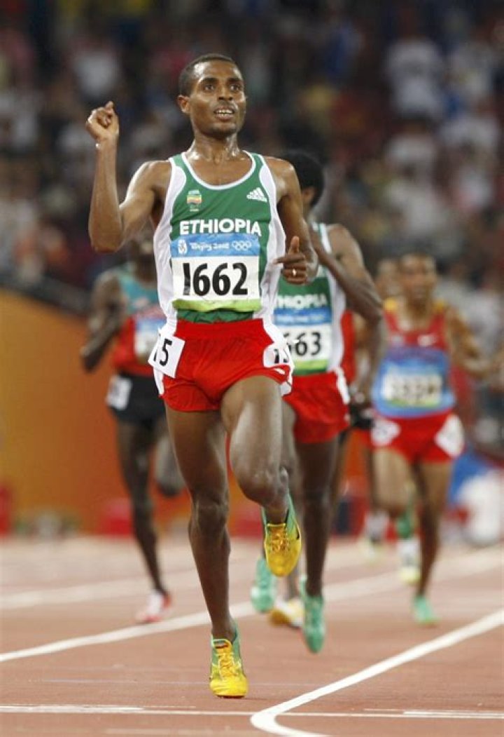 Kenenisa Bekele's height, age, wife, achievements, world record, net