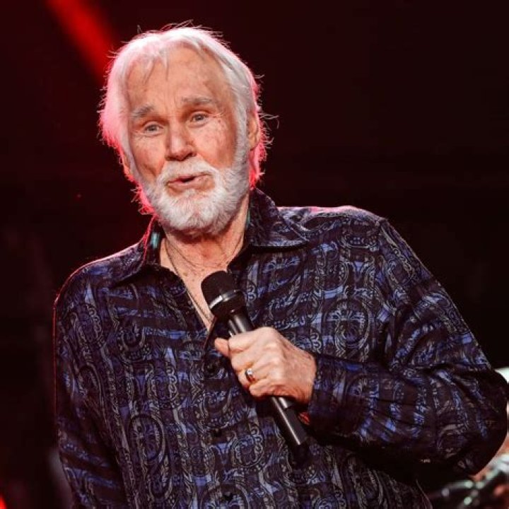 Kenny Rogers' Wife Wanda Miller Net Worth; Personal Life with Twin Sister
