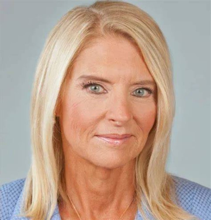 Kim Hume Net Worth, Age, Height, Weight, Early Life, Career, Bio