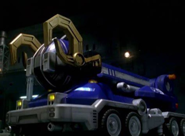 K&uuml;l&ouml;nf&eacute;le rojt zord barbra landau castle elad mag T&ouml;lgy