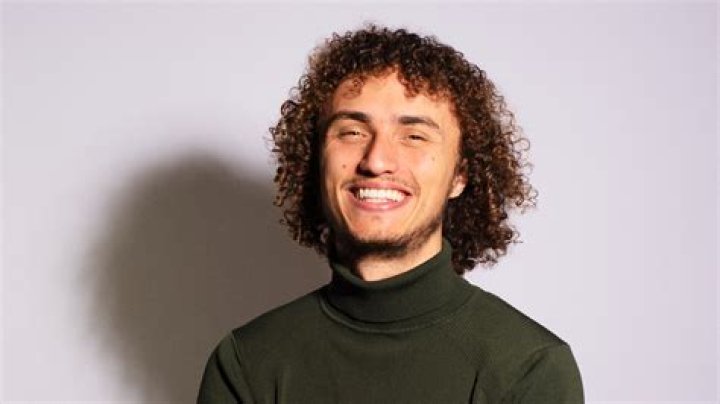 Kwebbelkop (Jordi van den Bussche) Age, Family, Girlfriend, Height