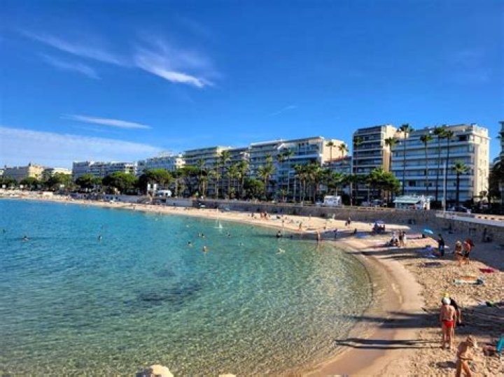 La Gu&eacute;rite Cannes &bull; Plage Priv&eacute;e des Iles de L&eacute;rins