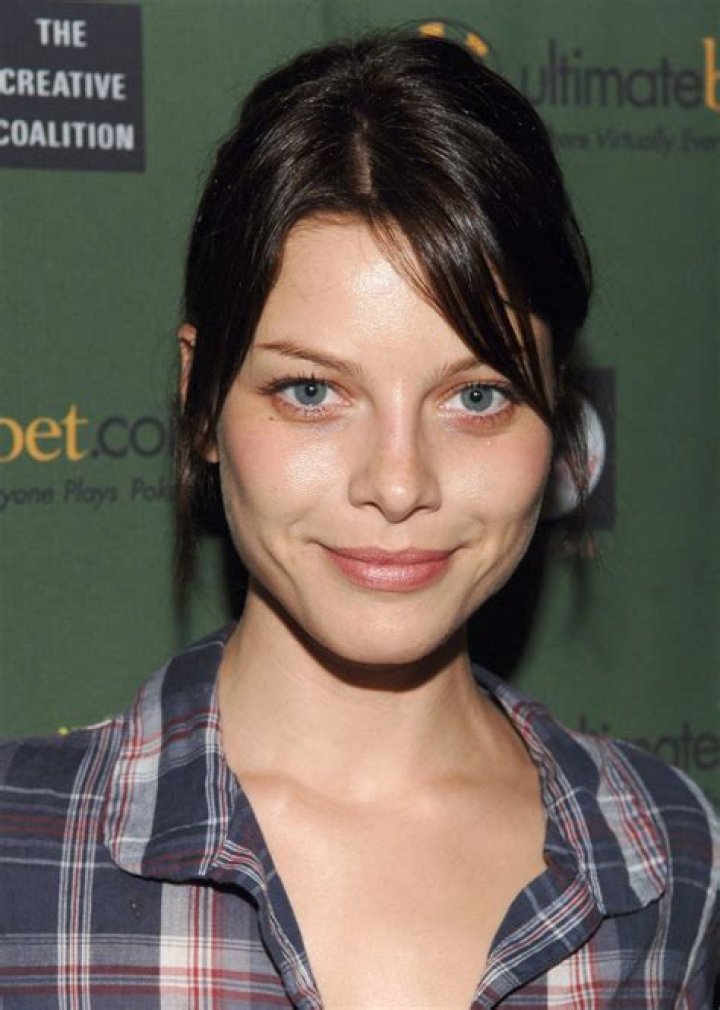 Lauren German Age, Net Worth, Boyfriend, Family, Height and Biography