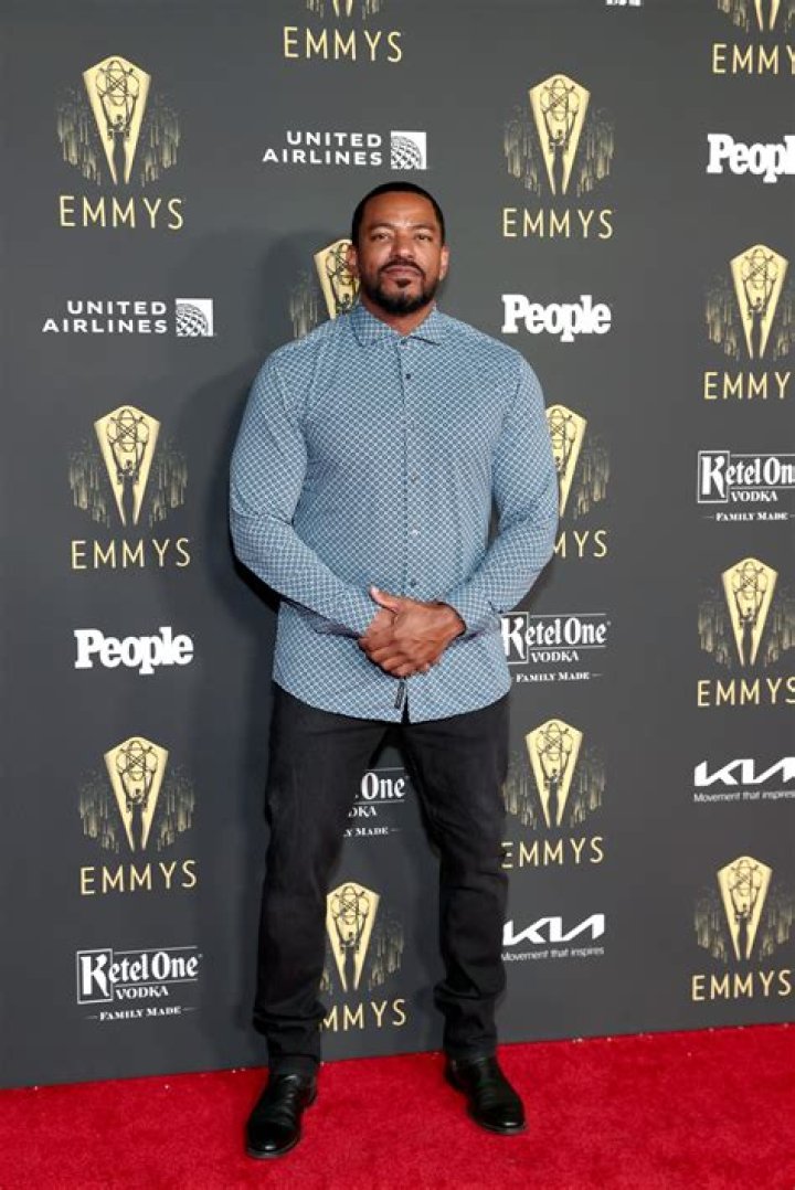 Laz Alonso Height, Age, Net Worth, Movies, TvShows, Wife Stark Times