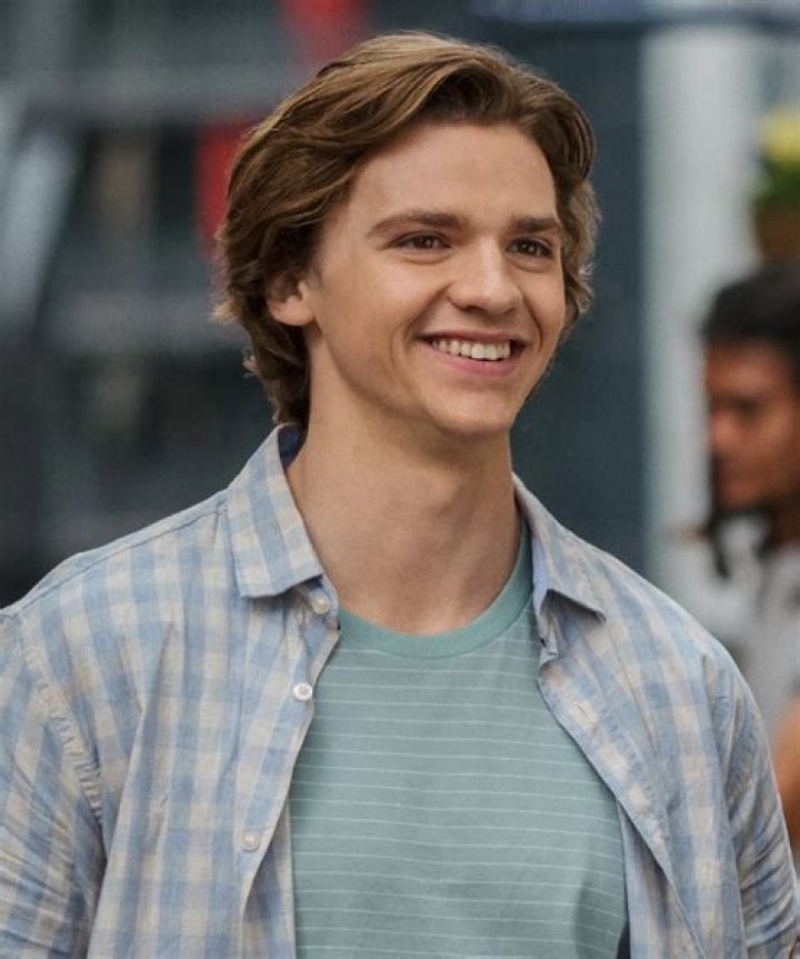 Lee Flynn The Kissing Booth Wiki Fandom