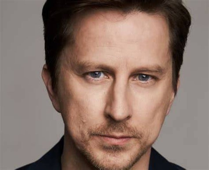 Lee Ingleby Age, Net Worth, Married, Wife, Children, Career, & Height