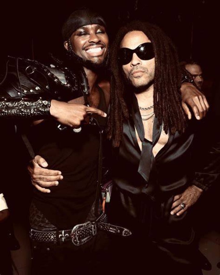 Lenny Kravitz on Twitter "Ran into an old friend in the yard. https