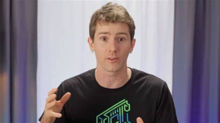 Linus Tech Tips narrowly avoids killing his career with &ldquo;hardR&rdquo; mishap
