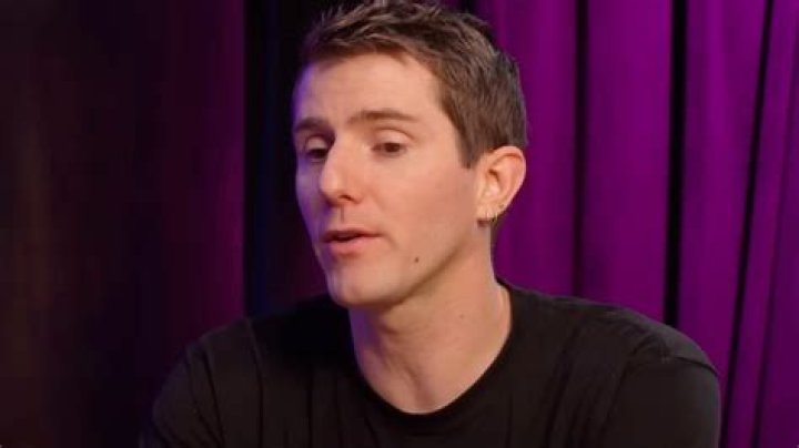 Linus Tech Tips said WHAT on Stream!?!? (THE HARD R!!!) YouTube