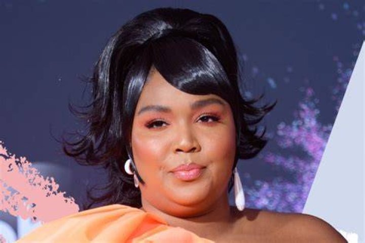 Lizzo Weight and Height, Bio, Wiki, Age, Instagram, Photo