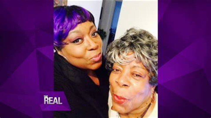 Loni Sends an Emotional Thank You to Her Mama YouTube