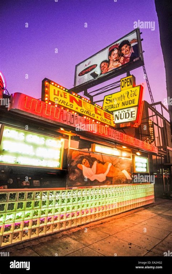 LOS ANGELES, CA AUGUST 3, 2010 Ron Jeremy & girlfriend Phoebe at the