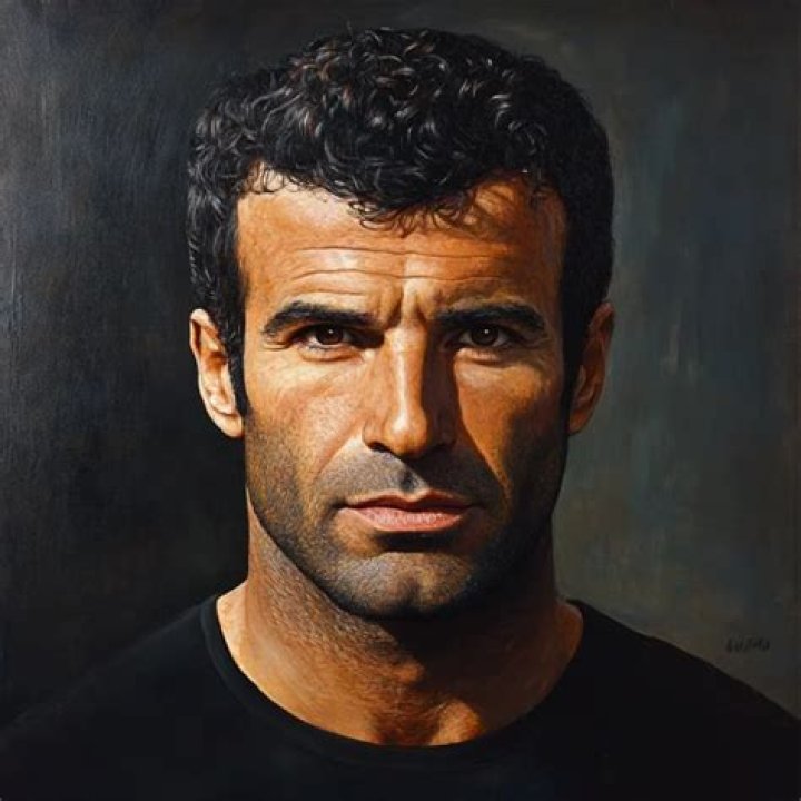 Lu&iacute;s Figo Biography Facts, Childhood, Family Life & Achievements