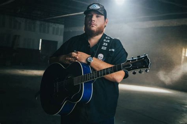 Luke Combs To Perform Live at Cowboys Thanksgiving Day Game Halftime