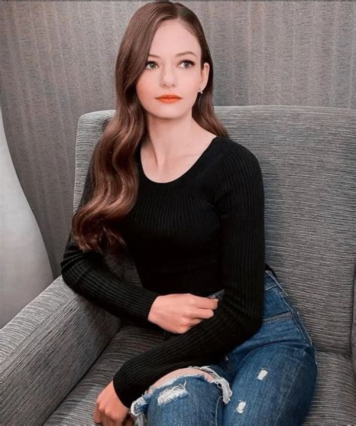 Mackenzie Foy Scrolller