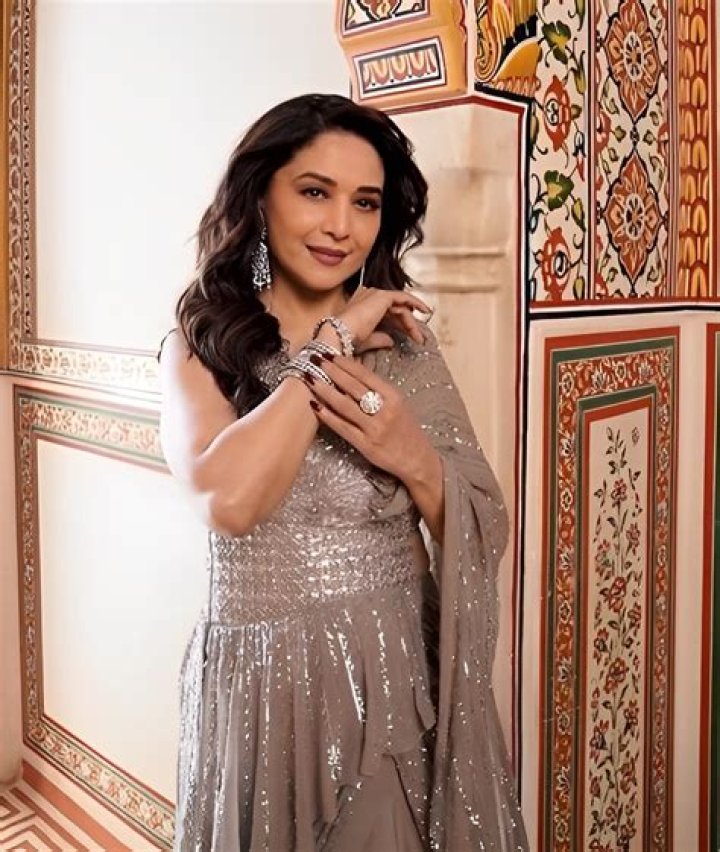 Madhuri Dixit Latest Updates, Gallery, Wiki, Affairs, Contact Info