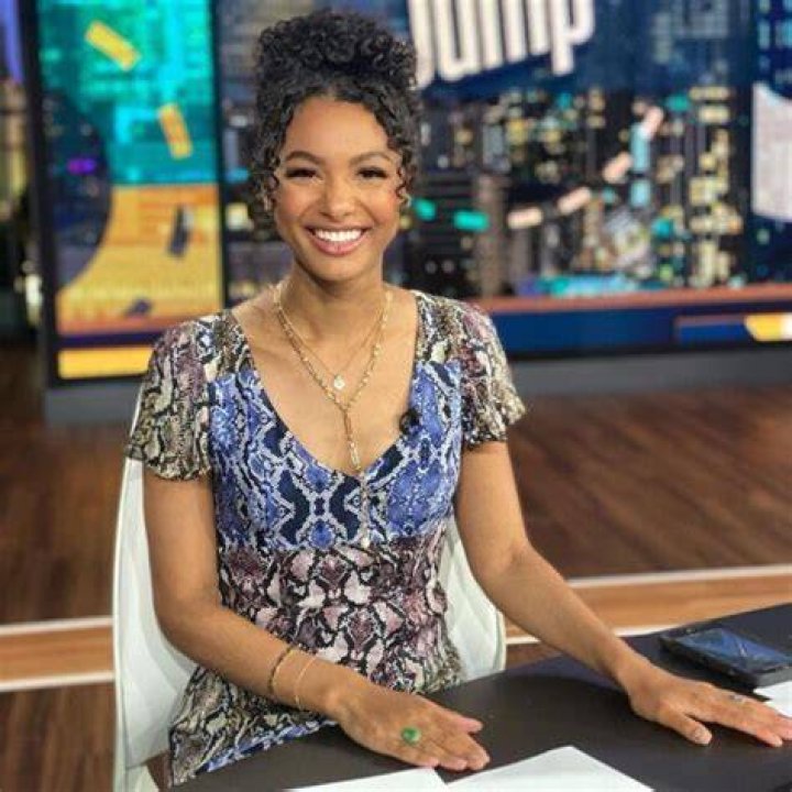 Malika Andrews- Biography, Net Worth, Age, Boyfriend, Height, Ethnicity |