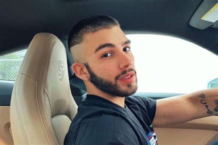 Manuel Turizo caught running naked through the streets of Miami Marca
