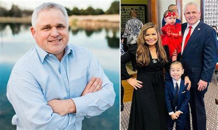 Married Texas lawmaker had 'inappropriate relationship' with under-21 intern