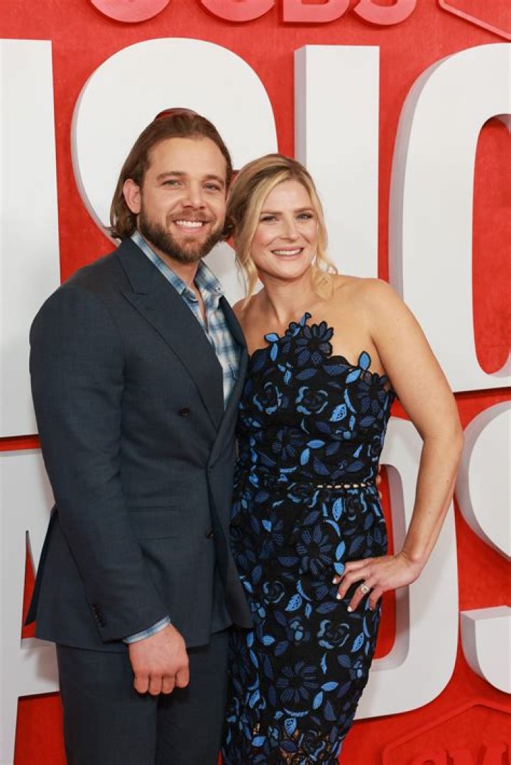 Max Thieriot And Lexi Murphy Max thieriot, Atores americanos, Casamentos