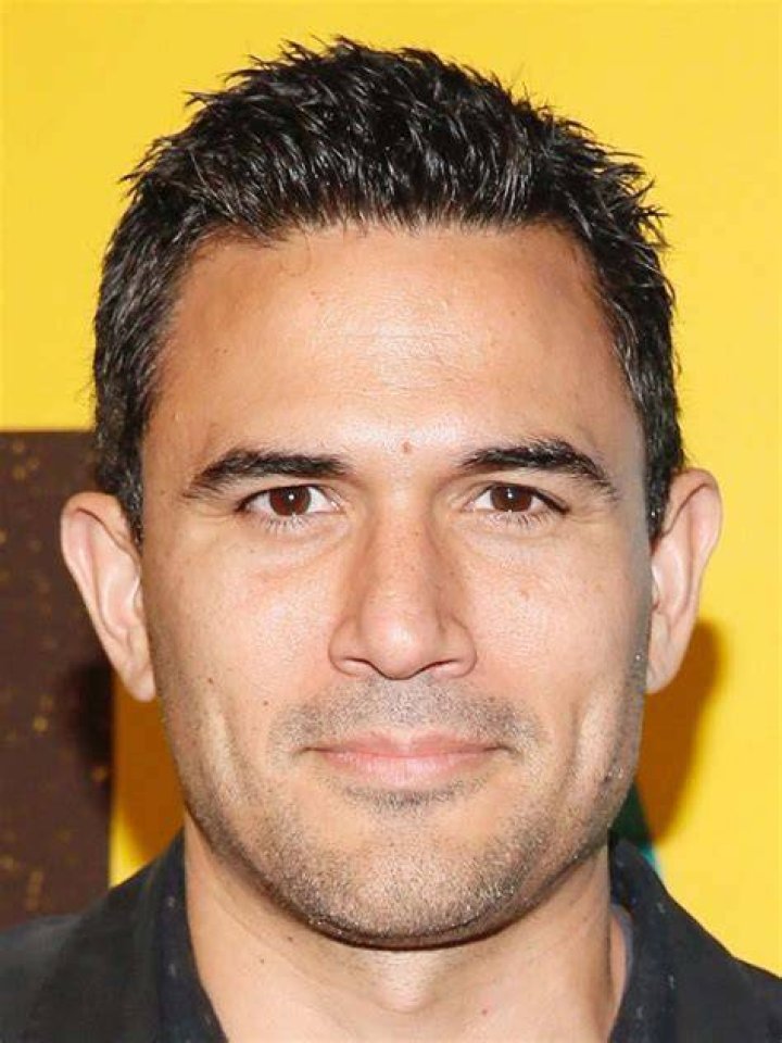 Meet Actor Ivan Hernandez! His Bio, Wife, Age, Height, And Just Like That