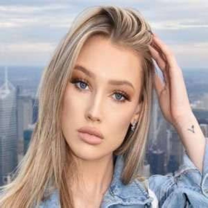 Meredith Duxbury Bio, Facts, Family Life of the TikTok Star