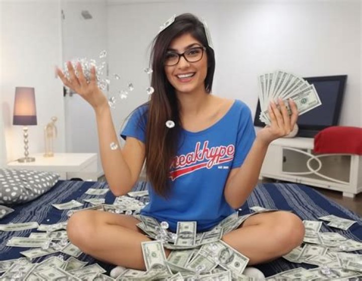 Mia Khalifa Net Worth Age, Husband's Name, Biography, Family