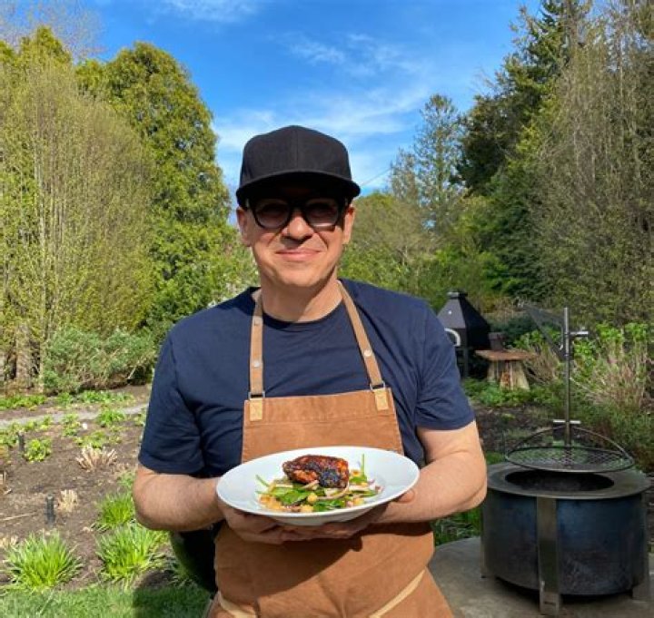 Michael Symon's wife Liz Shanahan Net Worth, Age, Family, Wiki Bio