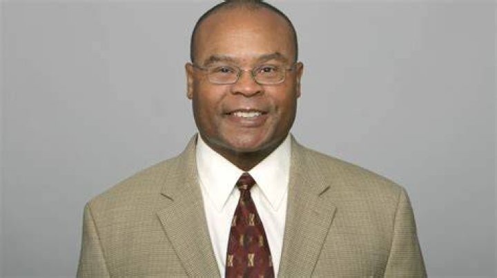 Mike Singletary Biography, Age, Height, Net Worth, Family