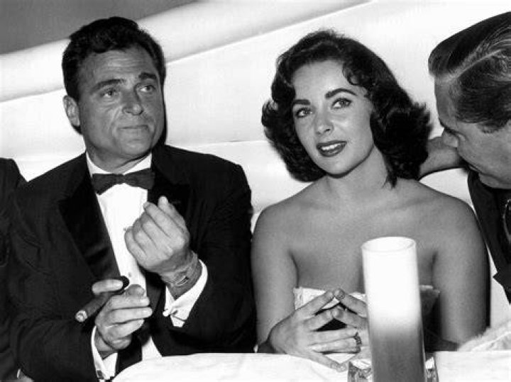 Mike Todd's funeral, 1958. Elizabeth taylor, Mike todd, Elizabeth