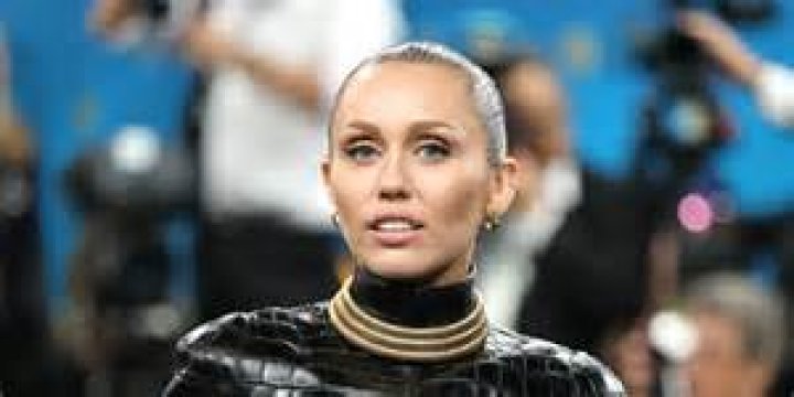 Miley Cyrus poses completely Naked in new Instagram Photo Lucipost