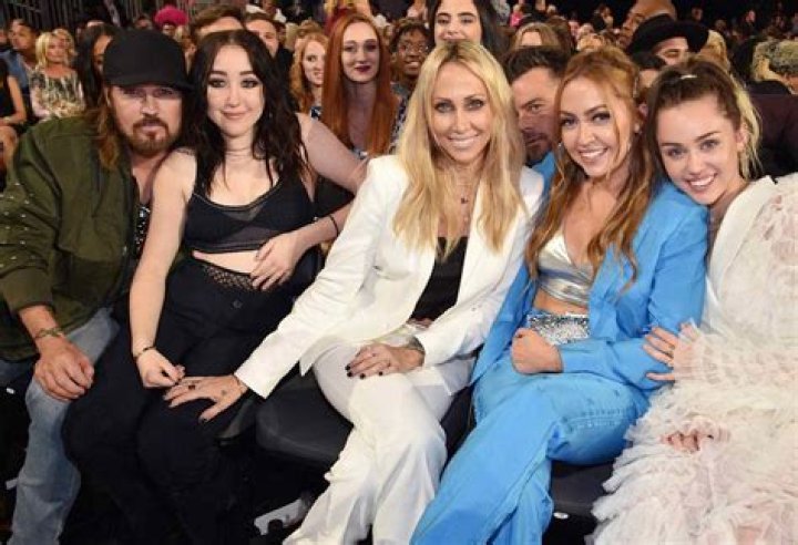 Miley Cyrus Siblings Noah Cyrus, Brandi Cyrus, Christopher Cody