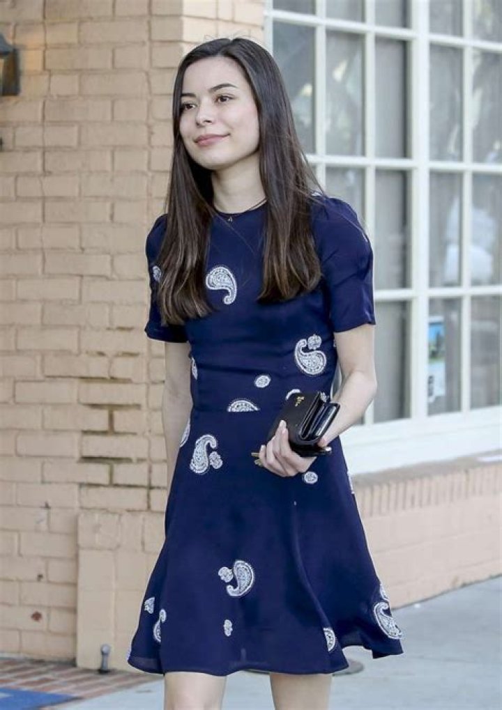 Miranda Cosgrove Style, Clothes, Outfits and Fashion • CelebMafia