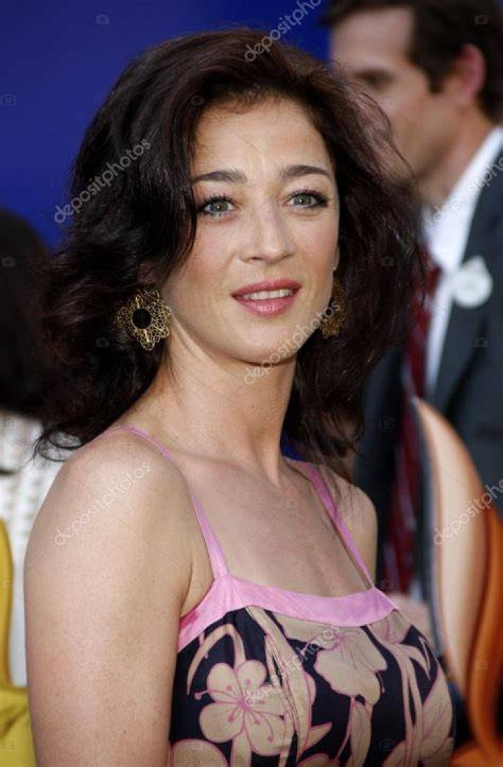 Moira Kelly's Net Worth, Husband, Measurements Wiki