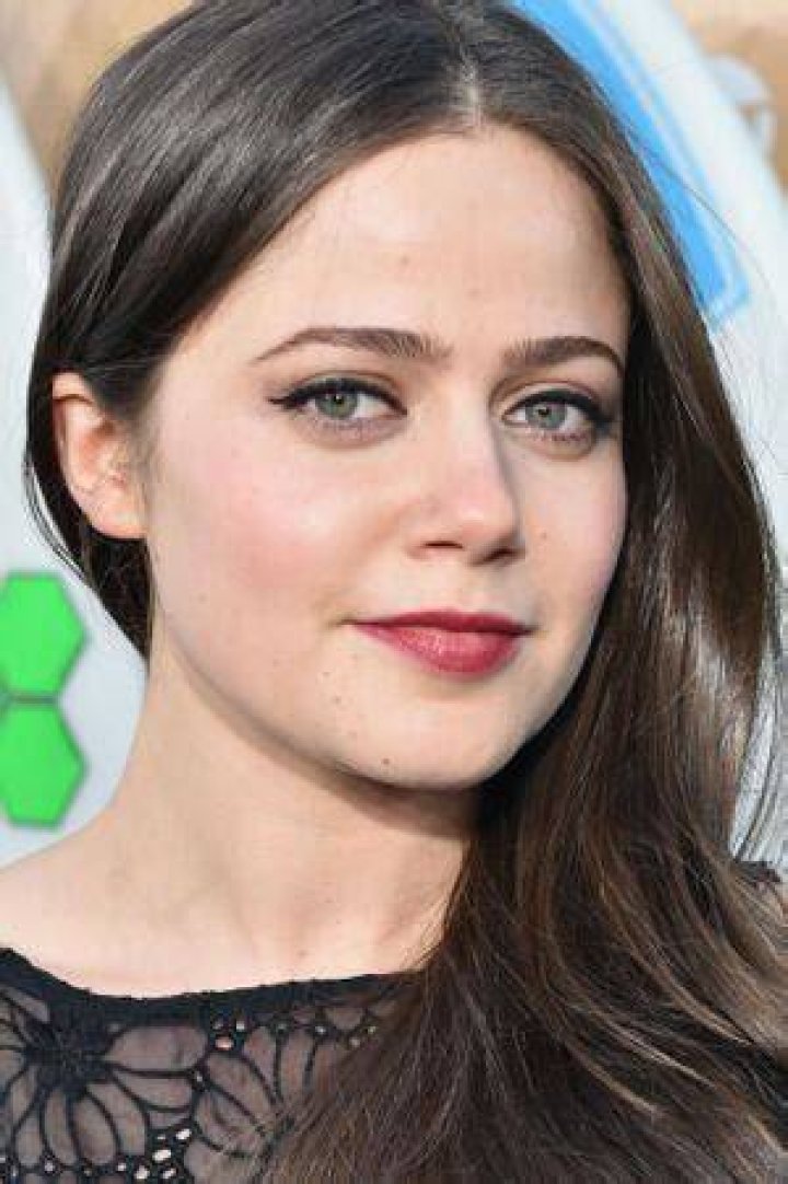 Molly Gordon Biography, Movies, Birthday, Age, Family, Husband