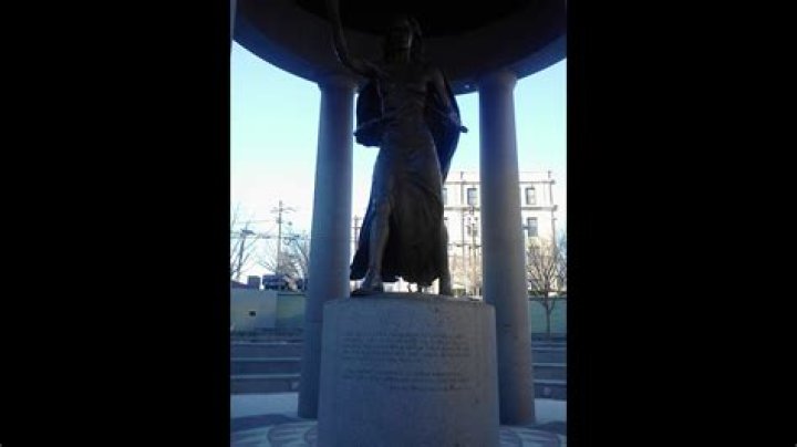 Monuments of NorthWest Amexem ( Scheyichbi Territory) YouTube