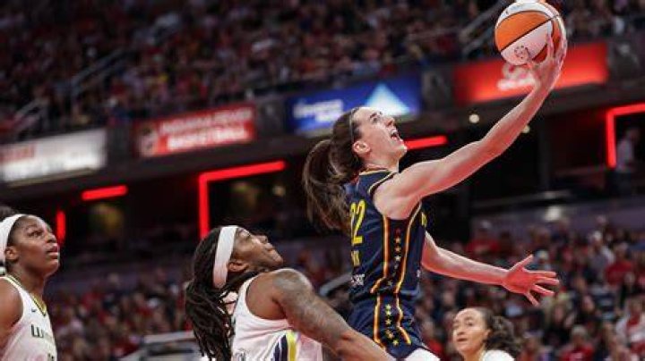 NCAAW Caitlin Clark&rsquo;s 14 assists lead Iowa Hawkeyes past Northwestern
